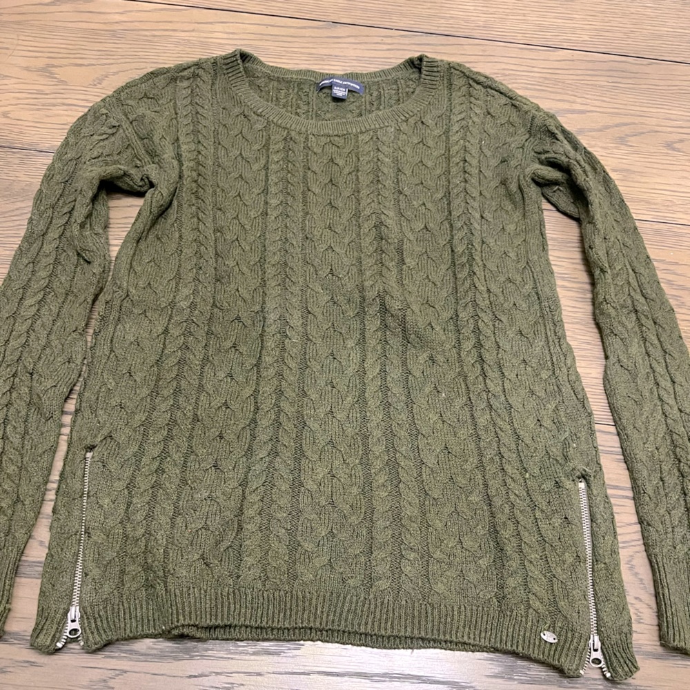 American eagle zip bottom sweater